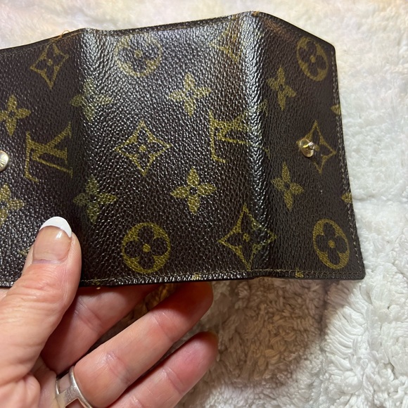 Authentic Vintage Louis Vuitton Monogram key holder - Picture 5 of 8